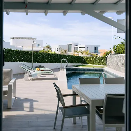 Willa Tranquil 2Br Villa :Private Pool & Ocean Views