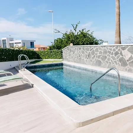 Tranquil 2Br Villa :Private Pool & Ocean Views *