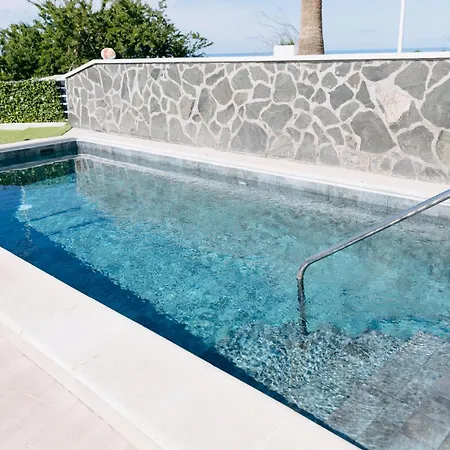 Tranquil 2br :private Pool & Ocean Views Callao Salvaje